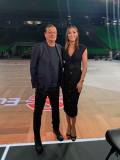 Dora Panteli feet photo thumbnail