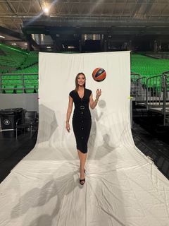 Dora Panteli feet photo thumbnail