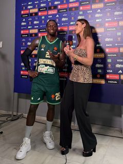 Dora Panteli feet photo thumbnail