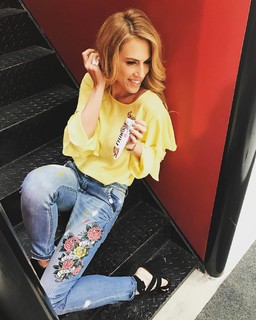 Doretta Papadimitriou feet photo thumbnail