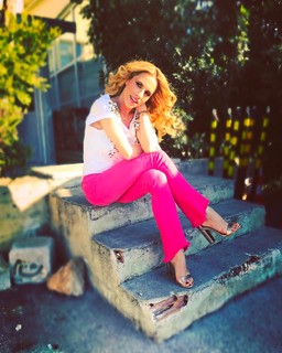 Doretta Papadimitriou feet photo thumbnail