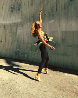 Doretta Papadimitriou feet photo thumbnail