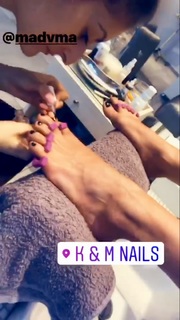 Doretta Papadimitriou feet photo thumbnail