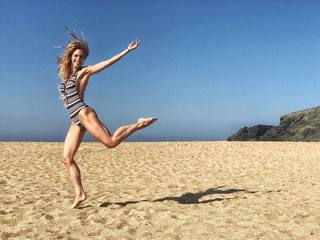 Doretta Papadimitriou feet photo thumbnail