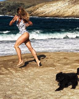 Doretta Papadimitriou feet photo thumbnail