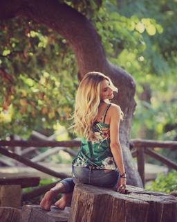 Doretta Papadimitriou feet photo thumbnail