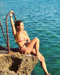 Doretta Papadimitriou feet photo thumbnail