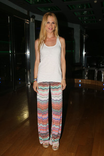 Doretta Papadimitriou feet photo thumbnail