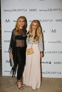 Doretta Papadimitriou feet photo thumbnail