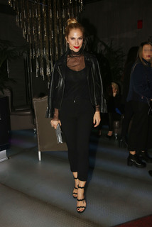 Doretta Papadimitriou feet photo thumbnail