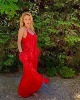 Doretta Papadimitriou feet photo thumbnail