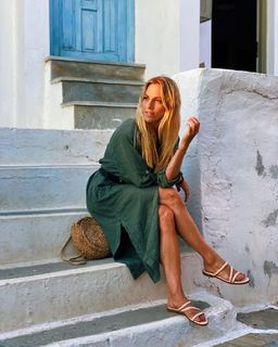 Doretta Papadimitriou feet photo thumbnail