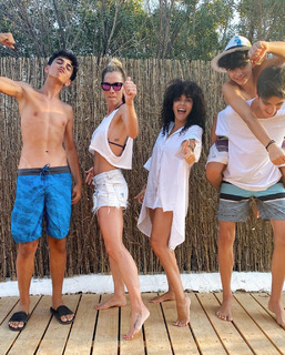 Doretta Papadimitriou feet photo thumbnail