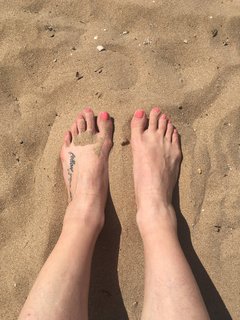 Doretta Papadimitriou feet photo thumbnail