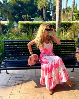 Doretta Papadimitriou feet photo thumbnail