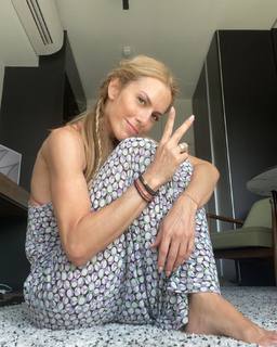 Doretta Papadimitriou feet photo thumbnail