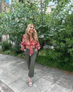 Doretta Papadimitriou feet photo thumbnail