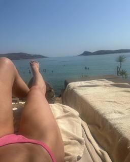 Doretta Papadimitriou feet photo thumbnail