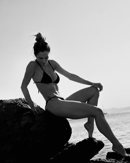 Doretta Papadimitriou feet photo thumbnail