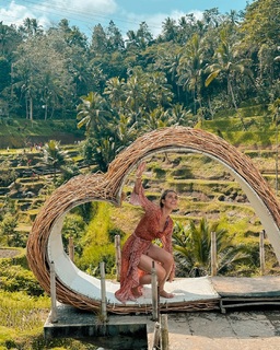 Doretta Papadimitriou feet photo thumbnail