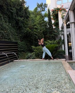 Doretta Papadimitriou feet photo thumbnail