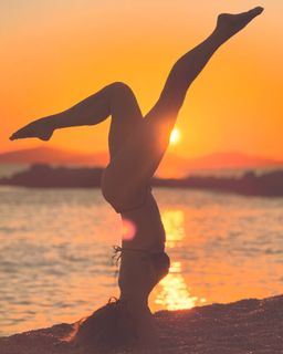 Doretta Papadimitriou feet photo thumbnail