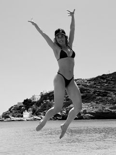 Doretta Papadimitriou feet photo thumbnail