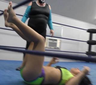 Dori Elizabeth Prange feet photo 13