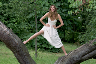 Doria Tillier feet photo 12