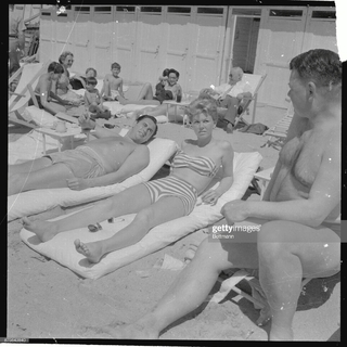 Doris Day feet photo thumbnail