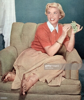 Doris Day feet photo thumbnail