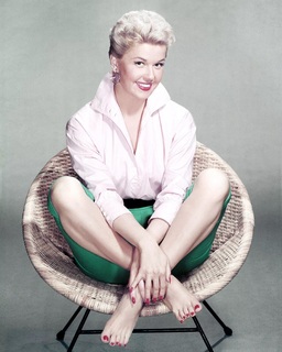 Doris Day feet photo thumbnail