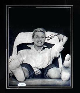 Doris Day feet photo thumbnail