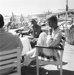 Doris Day feet photo thumbnail