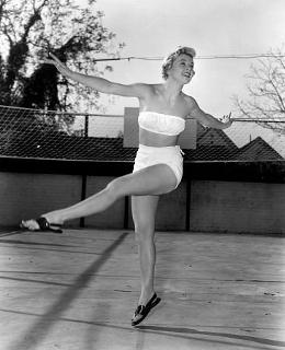 Doris Day feet photo thumbnail