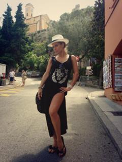 Dorota Rabczewska feet photo thumbnail