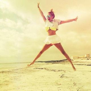 Dorota Rabczewska feet photo thumbnail