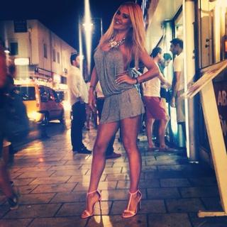 Dorota Rabczewska feet photo thumbnail