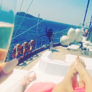 Dorota Rabczewska feet photo thumbnail