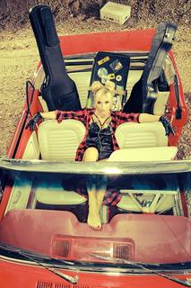 Dorota Rabczewska feet photo thumbnail