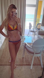 Dorota Rabczewska feet photo thumbnail