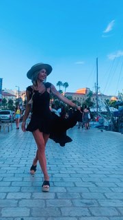 Dorota Rabczewska feet photo thumbnail