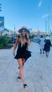 Dorota Rabczewska feet photo thumbnail