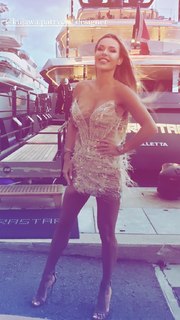 Dorota Rabczewska feet photo thumbnail