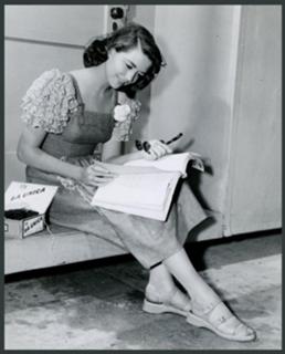 Dorothy Malone feet photo 9