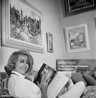 Dorothy Malone feet photo 10