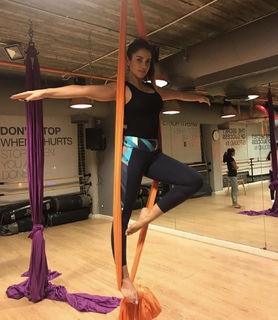 Dorra Zarrouk feet photo thumbnail