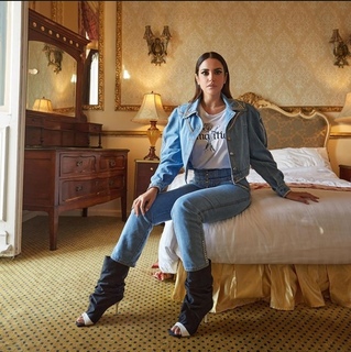 Dorra Zarrouk feet photo thumbnail