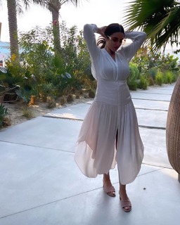 Dorra Zarrouk feet photo thumbnail