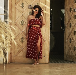 Dorra Zarrouk feet photo thumbnail